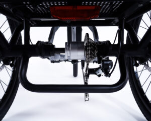 Feu arri&egrave;re avec fonction stop au freinage sur le tricycle &eacute;lectrique Essentiel
