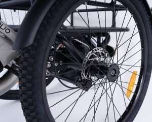 V&eacute;lo &eacute;lectrique stable trois freins &agrave; disque hydraulique